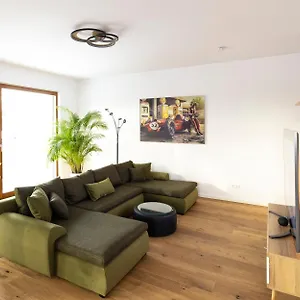 apt-fewo-partners-fewo-bella-donna-95qm-mit-balkon-in.find-berlin-hotels.com/