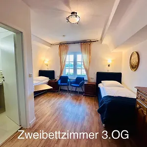 Altstadthotel Hayk Am Rhein Otel Köln